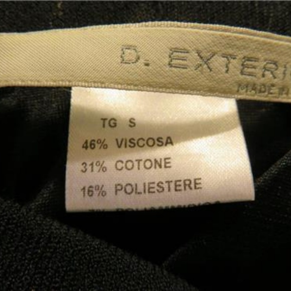 D. EXTERIOR BLACK PLEATED SKIRT SIZE SMALL - Picture 7 of 7